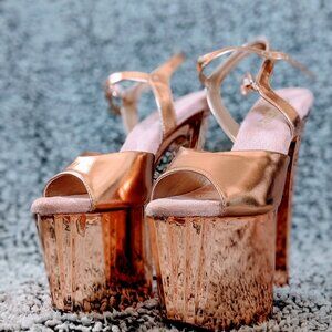 Pleaser Enchant-709 Sandal - Size 8 - Rose Gold